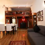 Tiziano Apartment By Ghor